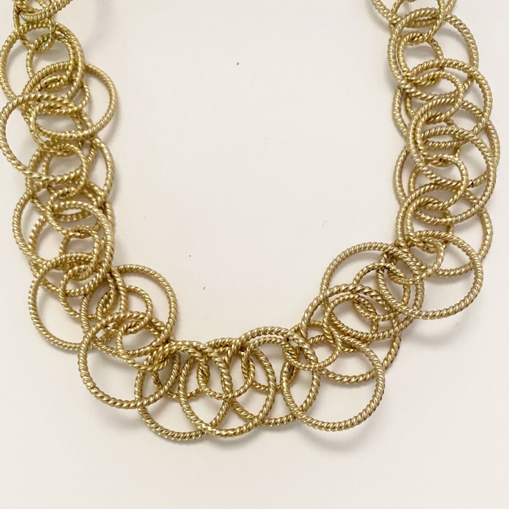 Gold loop necklace